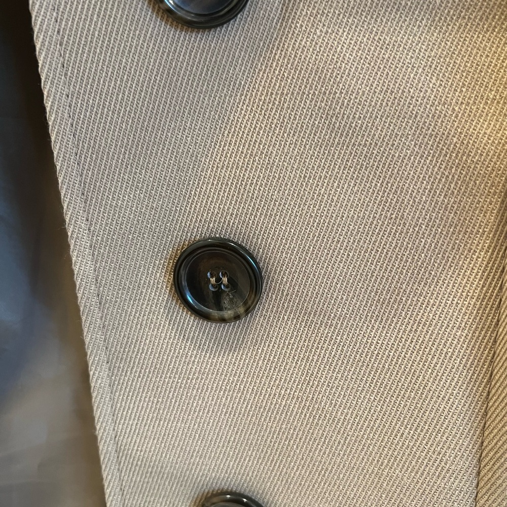 Tahari ASL Women's Tailored Beige Blazer with Three-Button Front - Picture 4 of 16